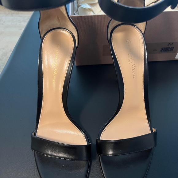 Gianvito Rossi Portofino Heels - Picture 10 of 12